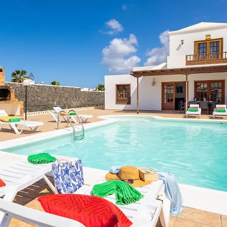 Blanca Villa *