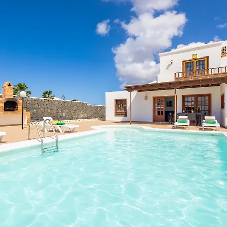 Blanca Villa
